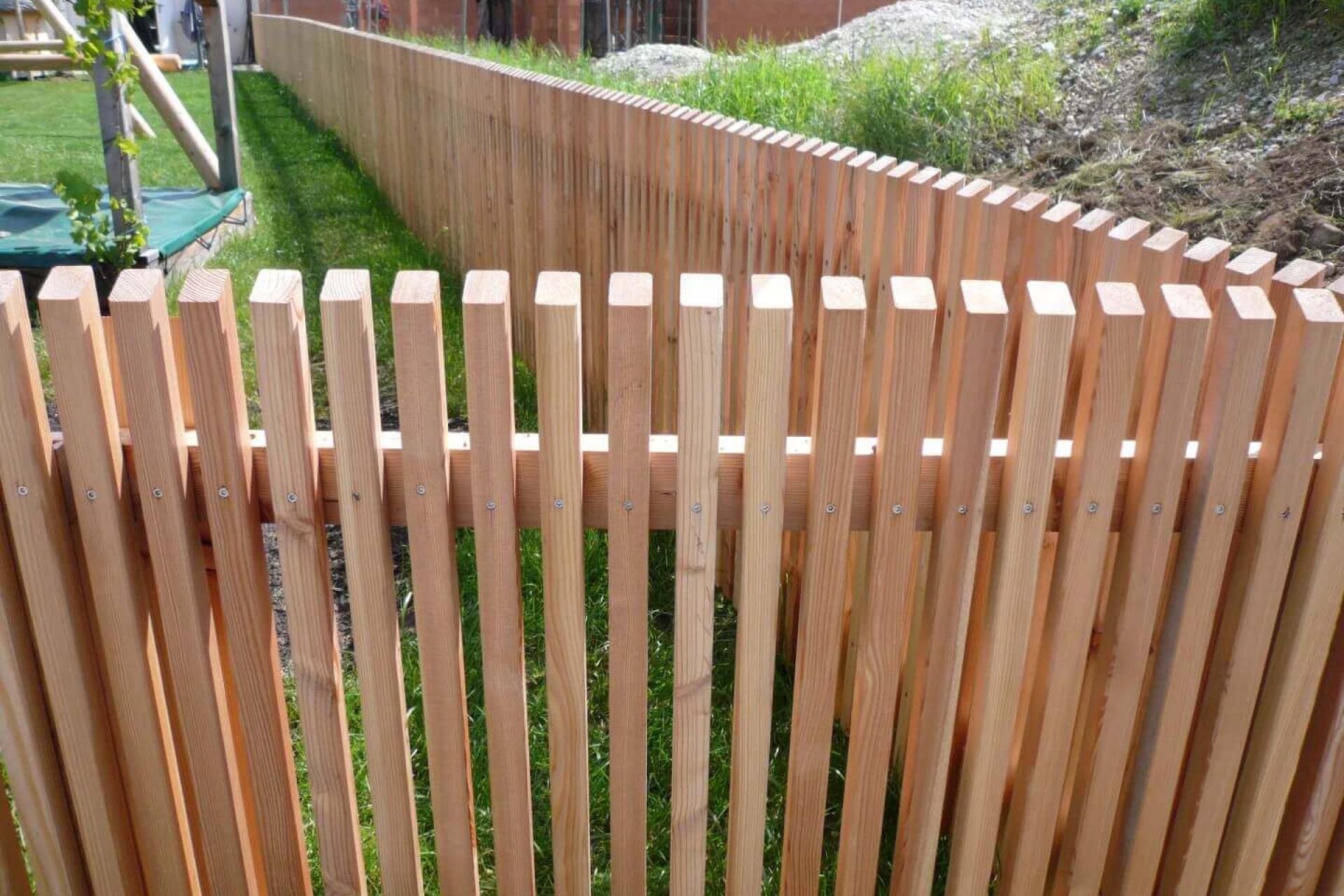 Lärchenzaun für einen Garten