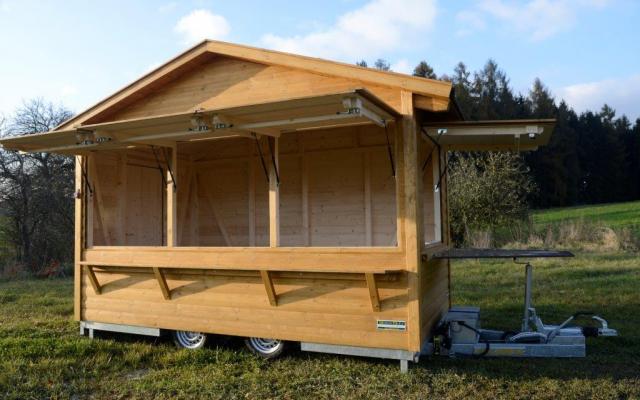 Mobile Hütte in Wiese