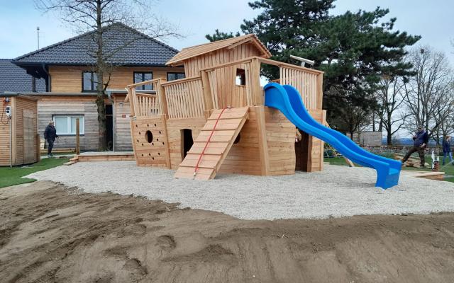 SilberHolz Arche Seite mit Kies