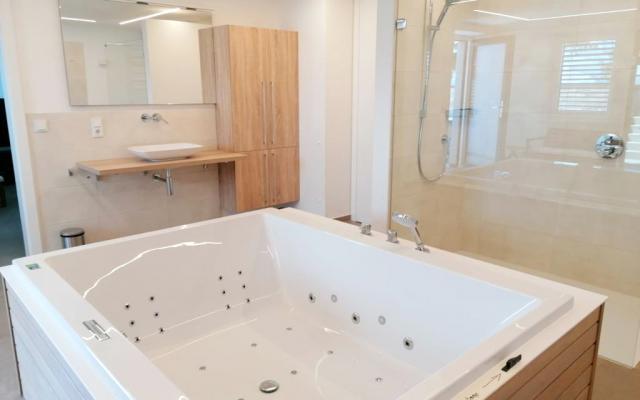 Badezimmermit Wirlpool