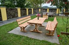 Austro Rast Garnitur in Garten