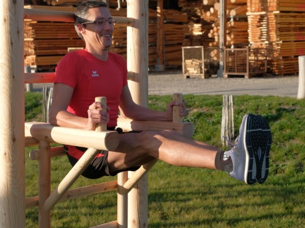 Fitnessturm Beintraining