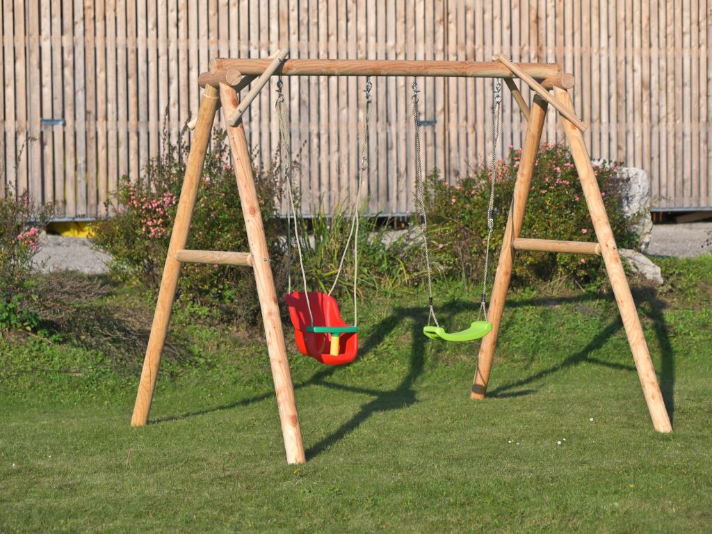 A-Schaukel aus Lärche mit Kinderschaukeln