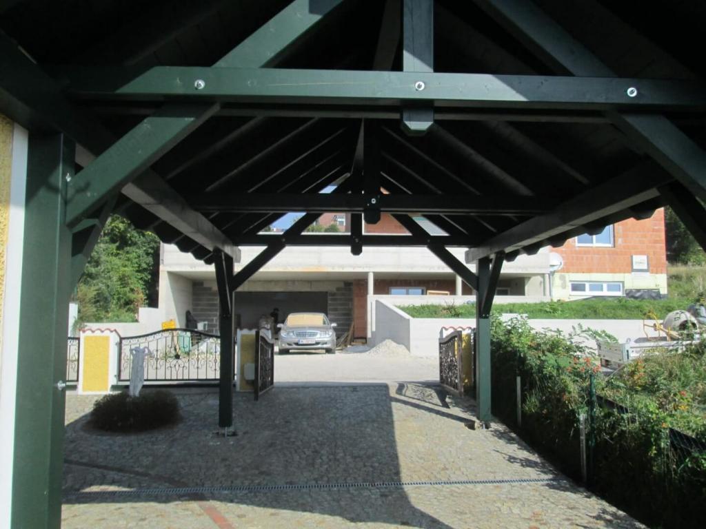 Überdachung