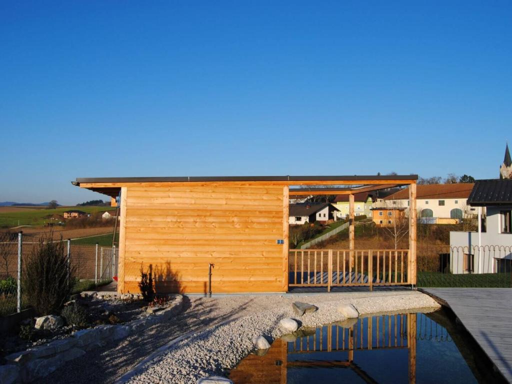 Landhaus Modern mit Teich