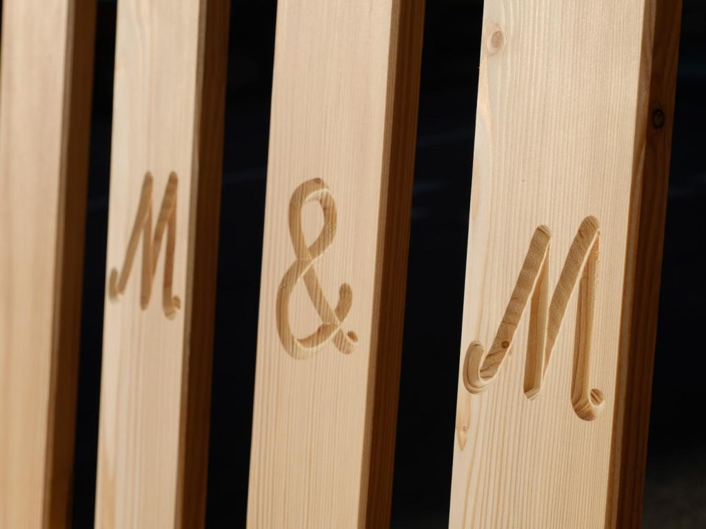 Bank MARIA mit Gravur