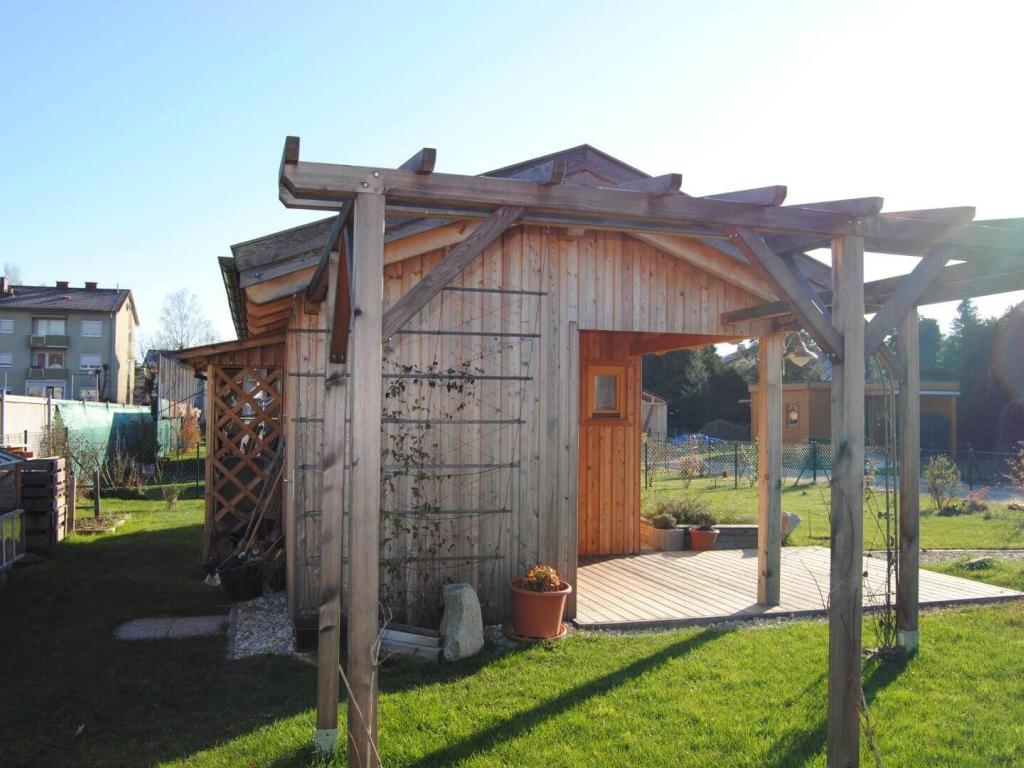 Gartenhaus mit Pfosten