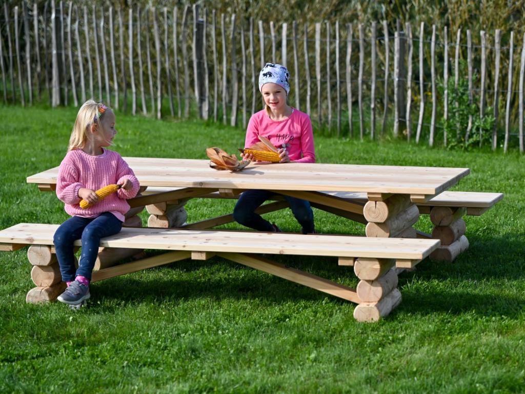 Kindersitzgarnitur LANDL mit Kinder