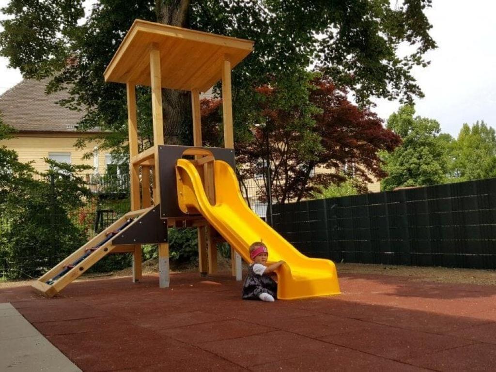 Kleinkinder-rutschturm Rutsche