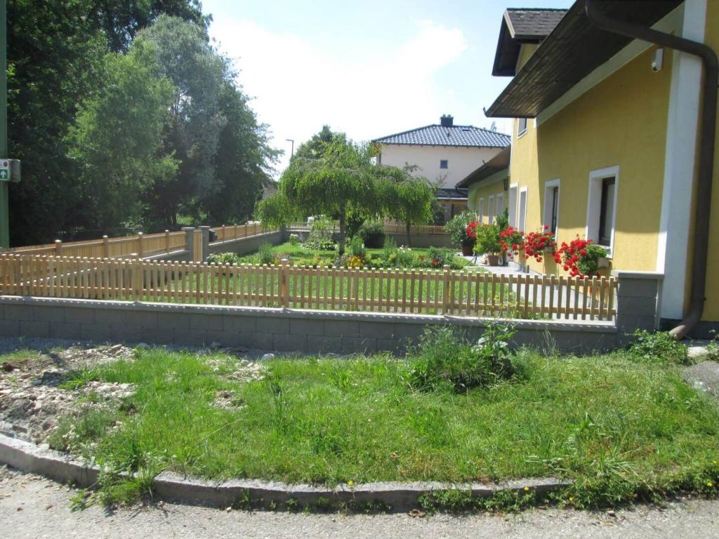 Lärchenzaun Gartenverschönerung