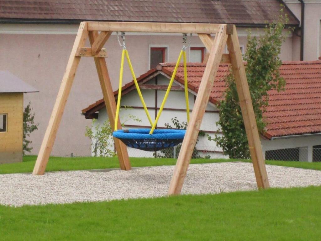 Nestschaukel Wiese