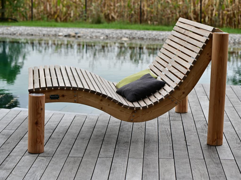 SiHo Relaxliege Sonderetition mit Thermoeschenbelag am Teich