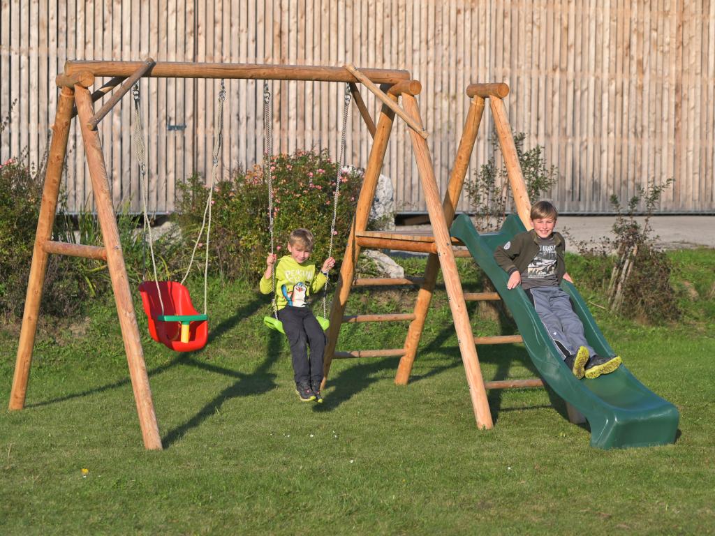 Doppelschaukel NORLI mit Kinder
