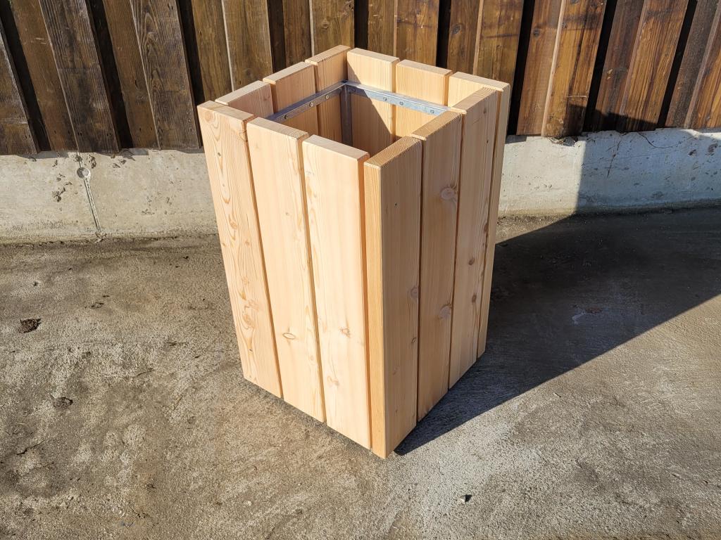Mülleimer Lärche