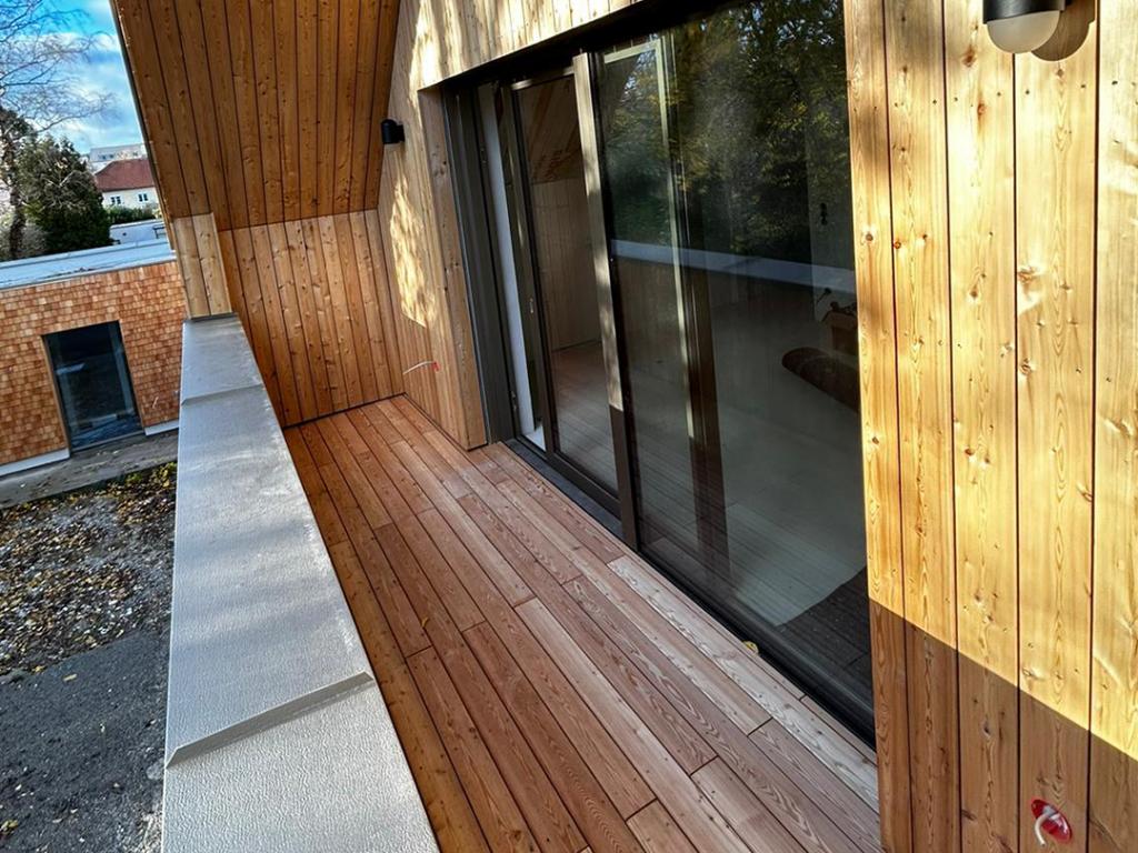 Balkon von Seite