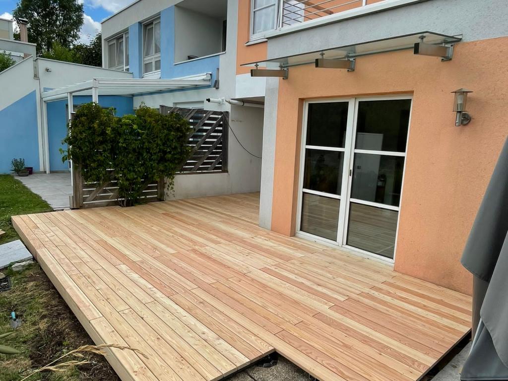 Terrasse in Garten Seite