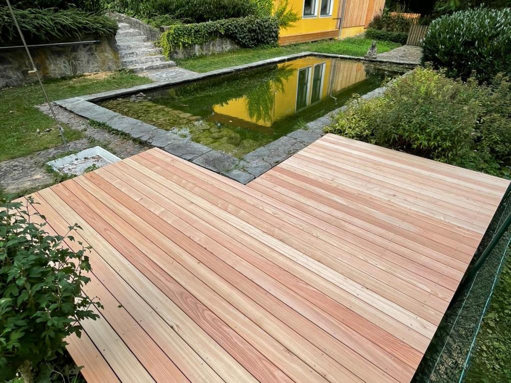 Terrasse mit Pool