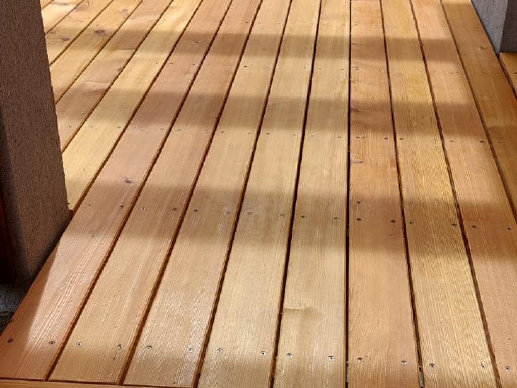Terrasse mit Zaun