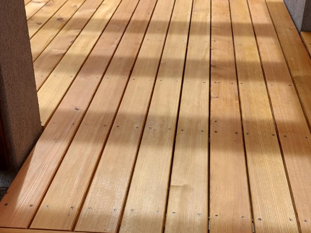 Terrasse mit Zaun