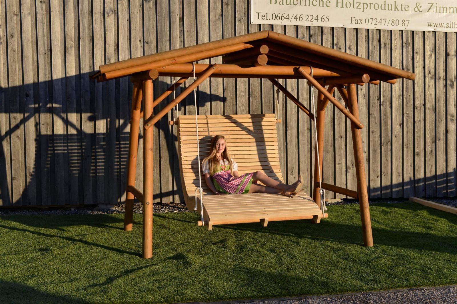 Hollywoodschaukel mit Satteldach & Relaxliege